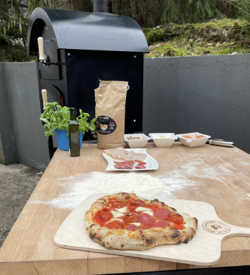 Holzbackofen le Rond mit Gew�lbe mit Untergestell+Au�enverkleidung JETZT 1800 Euro STATT 2146 Euro